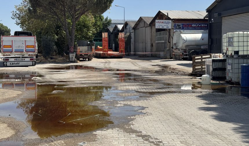 Balıkesir'de yola saçılan kimyasal maddenin kokusundan etkilenen 5 kişi hastaneye kaldırıldı