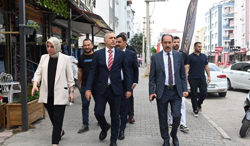 Başkan Çenet Akyar Caddesi'nde Çalışmaları Yerinde İnceledi