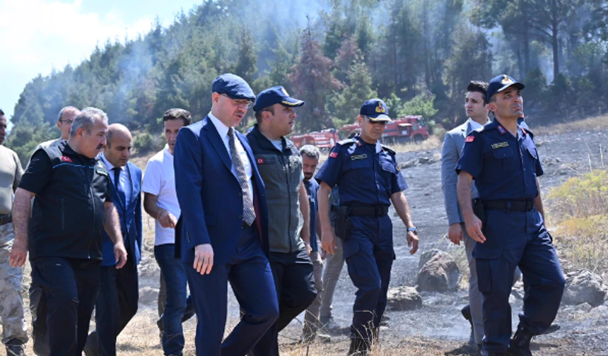 Vali Serdengeçti Yarpuz'daki Orman Yangınını Yerinde İnceledi