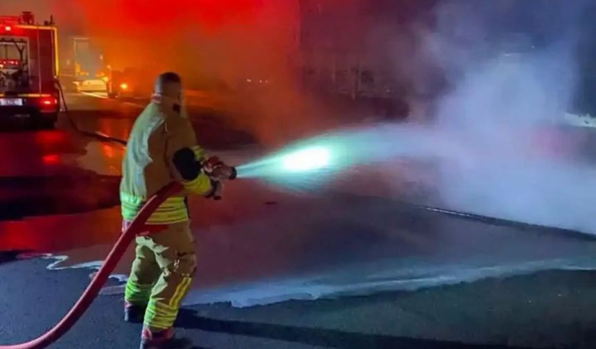 Erzin-Osmaniye Otoyolunda TIR Yangını Paniği