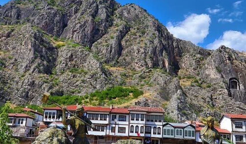 Ferhat ile Şirin'den Amasya Kalesi'ne Tarihle Dolu Yolculuk