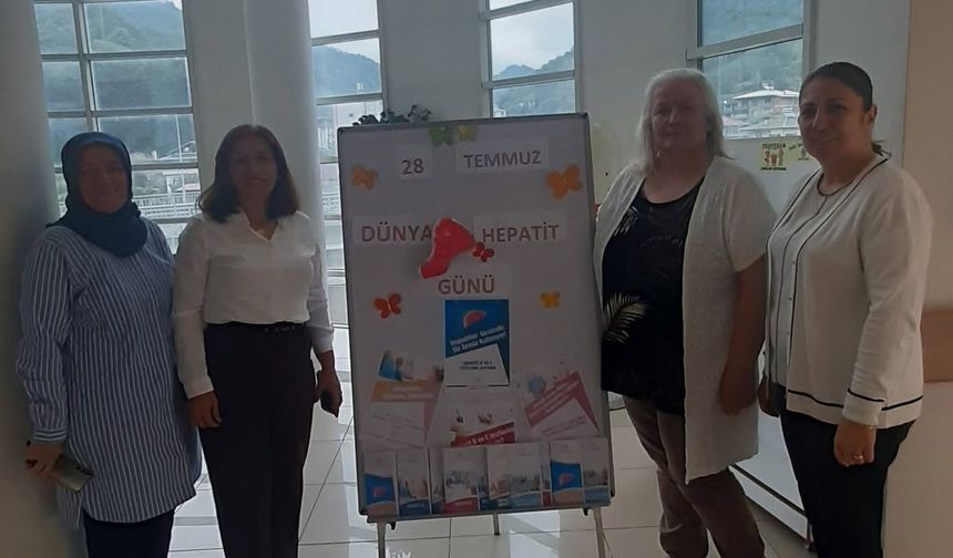 Hopa Devlet Hastanesinde Dünya Hepatit Günü Etkinliği