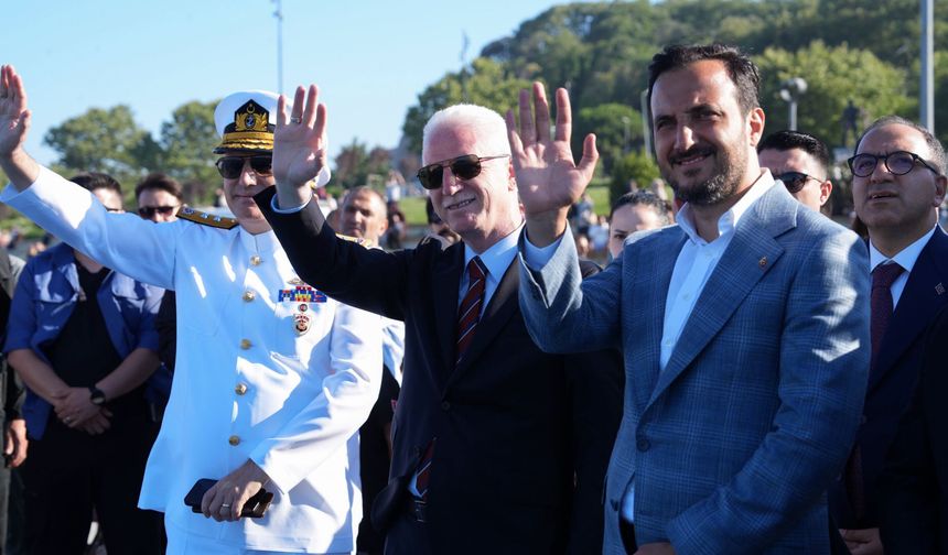 İstanbul Boğazı’nda 15 Temmuz İçin 253 Tekneli Kortej