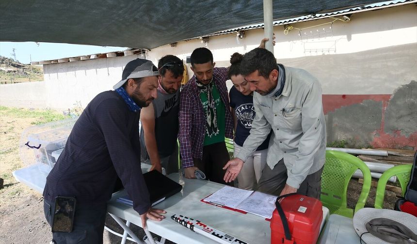 Malazgirt'teki kazılarda çıkarılan iskeletler bilim insanlarının merceğinde