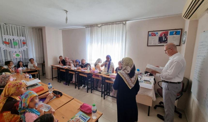 Müftü Taşcı'dan Nisa Kız Kur'an Kursuna Ziyaret