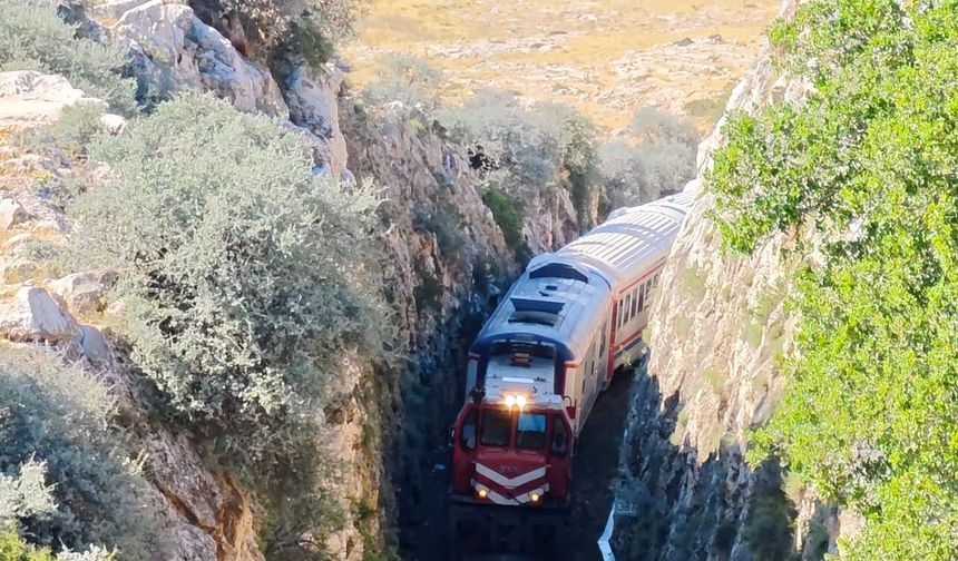 Pamukkale Ekspresi Dinar’da Kartpostallık Görüntü Sundu