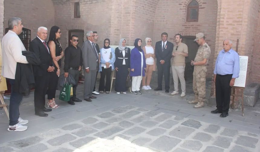 Şehit Aileleri ve Gaziler Kırmızı Medrese'yi Ziyaret Etti