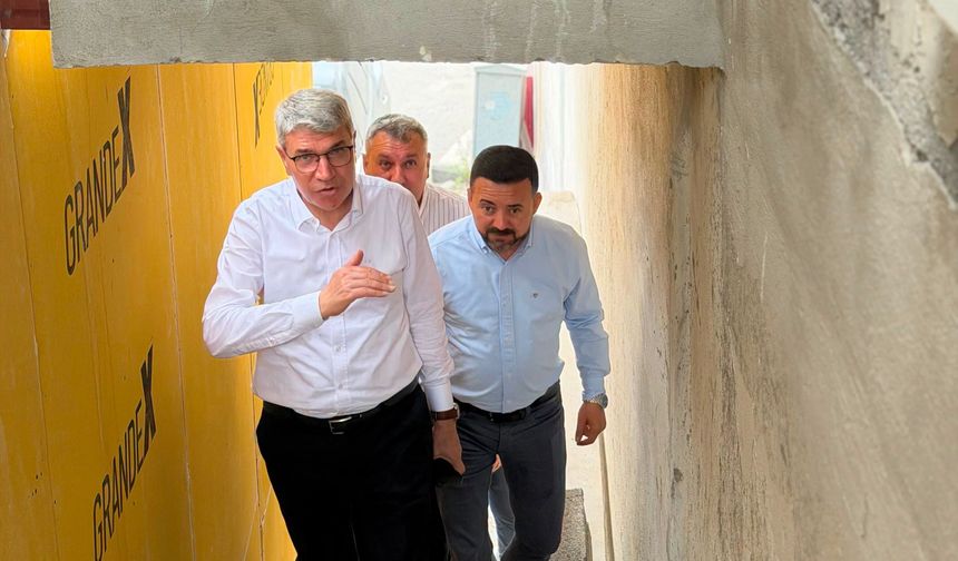 Osmaniye Milletvekili Seydi Gülsoy Yeni İlçe Başkanlığı Binasını İnceledi