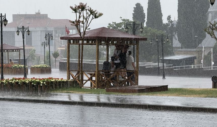 Tekirdağ'da sağanak etkili oluyor