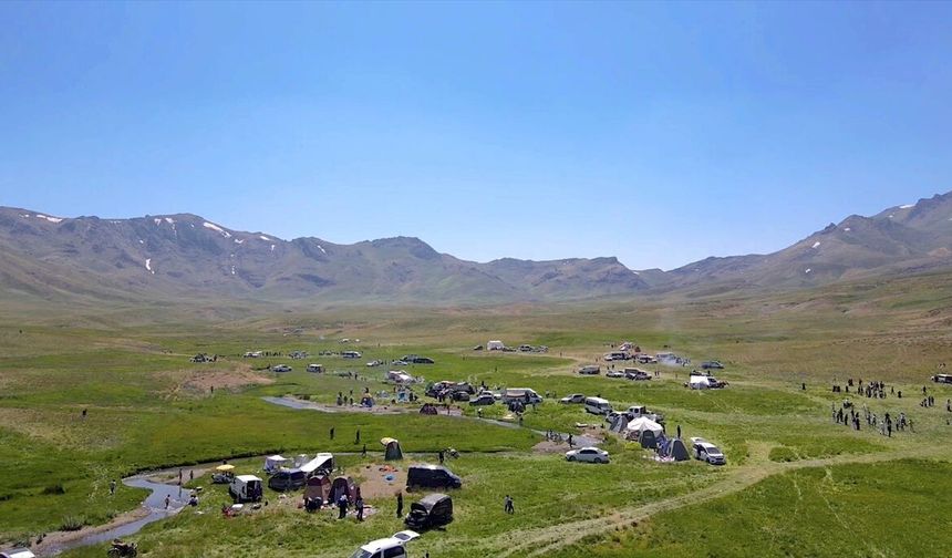 Van'da '6. Bal Yuvarlama Yarışması' düzenlendi