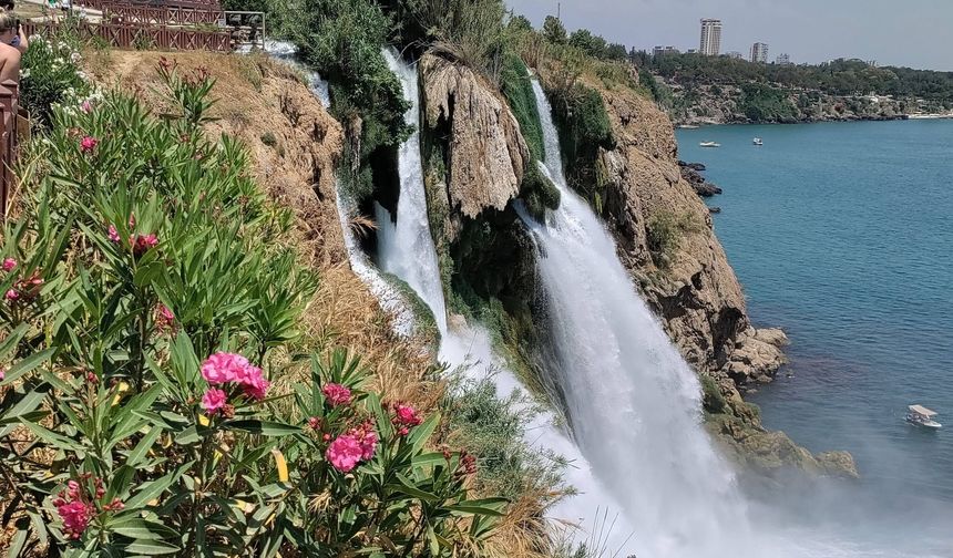 Antalya Turizmde Zirvedeki Yerini Korumaya Devam Ediyor