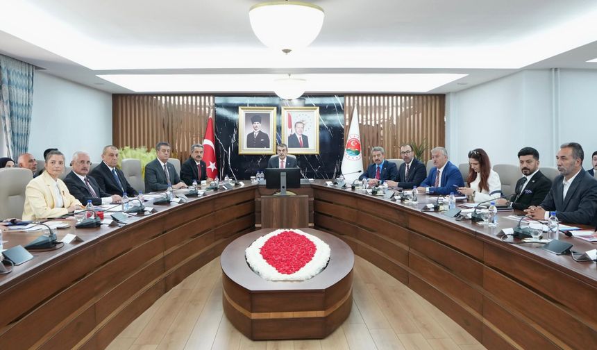 Bakan Tekin Şırnak’ta Eğitim Yatırımlarını Açıkladı