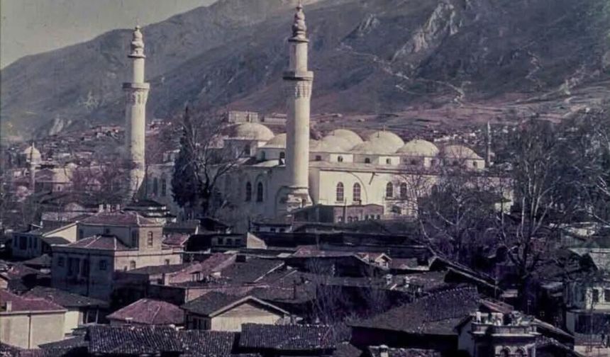 Bursa’nın 1930’lu Yıllarından Tarihe Işık Tutan Kareler