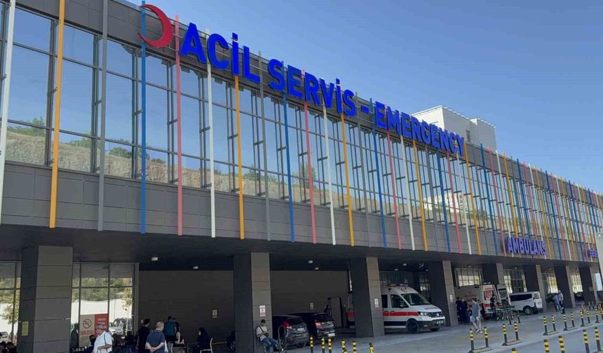 Demir Çelik Fabrikasında Patlama: 2 Operatör Yaralandı
