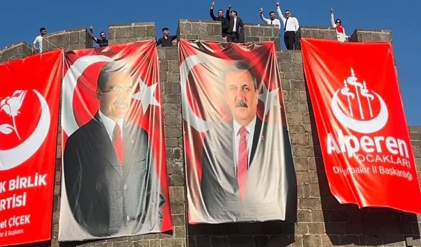 Diyarbakır Surları’nda Türk Bayraklı Etkinlik