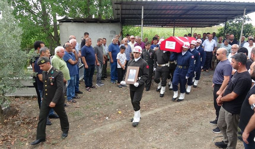 Hakkari'de hayatını kaybeden uzman çavuşun cenazesi Adana'da defnedildi