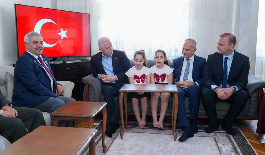 İstanbul Valisi Davut Gül’den Kıbrıs Gazisine Ziyaret
