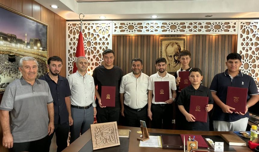 Kadirli’de Hafızlık Belgeleri Sahiplerini Buldu