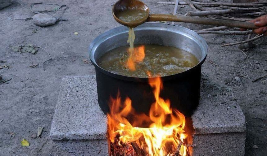 Osmaniye'de Pekmez Kazanları Kaynamaya Başladı