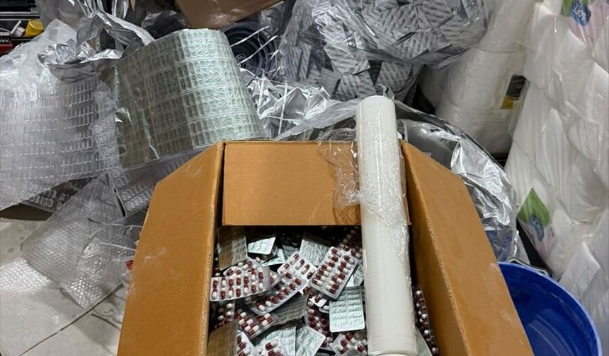GÜNCELLEME - Mersin'de 303 bin 704 sentetik ecza hapı ele geçirildi