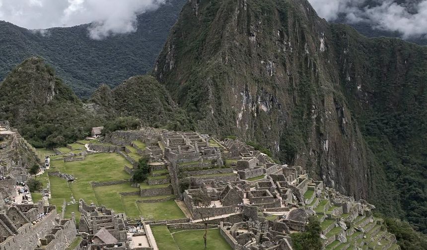 Machu Picchu: And Dağları’nın Zirvesindeki Gizemli İnka Şehri