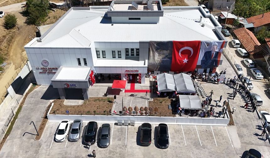 Isparta'nın Aksu ilçesinde Devlet Hastanesi hizmete açıldı