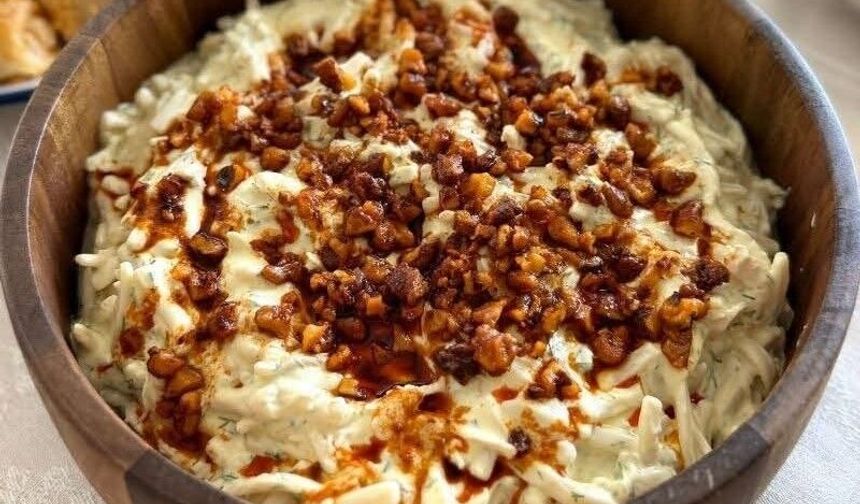 İstanbul’da Tavuklu Erişte Salatası Nasıl Yapılır?