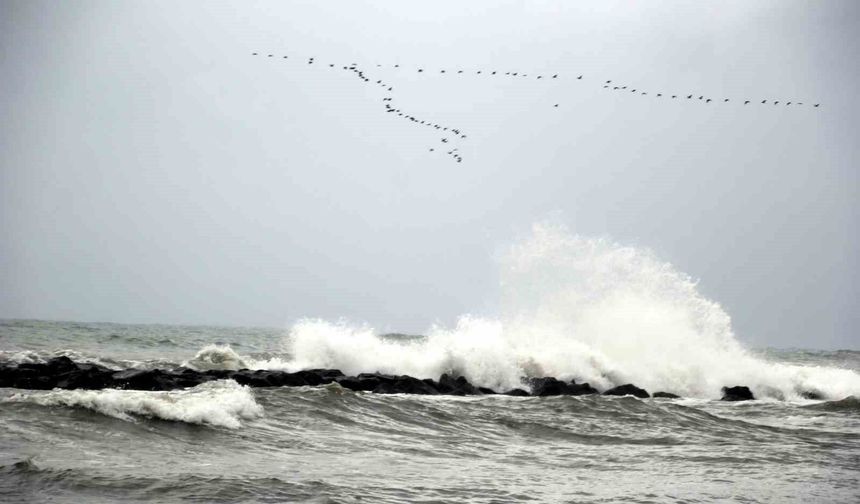 Karadeniz’de Fırtına Alarmı Rüzgar 75 km’ye Çıkacak