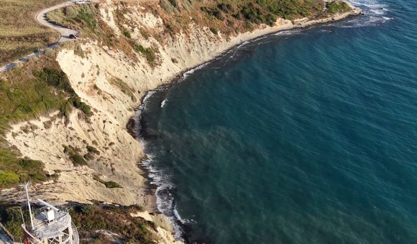 Karataş Fener Burnu Akdeniz’in Eşsiz Manzarasını Sunuyor