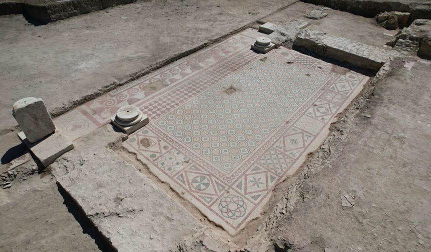Kastamonu’da 4. yüzyıla ait dev mozaik bulundu! Tam 105 metrekare