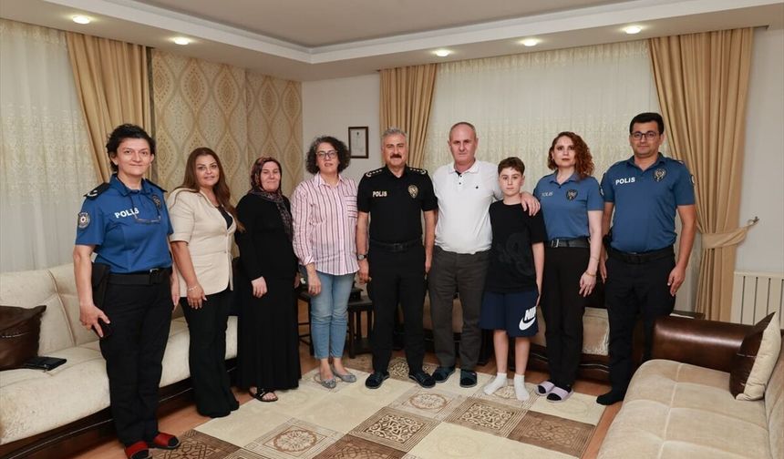 Mersin İl Emniyet Müdürü Fahri Aktaş, gazi polis memuruna ziyarette bulundu