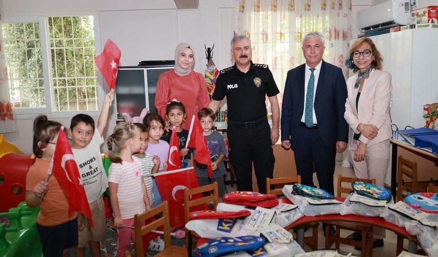 Mersin İl Emniyet Müdürü Fahri Aktaş öğrencilerle buluştu