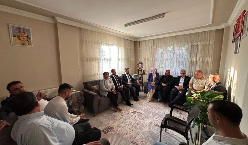 Seydi Gülsoy Ve AK Parti Teşkilatından Şehit Ailesine Ziyaret