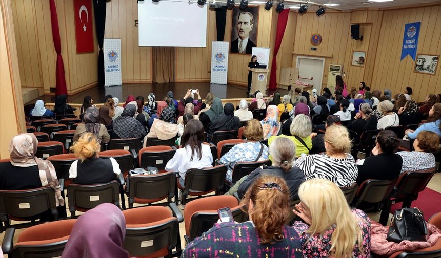 Akdeniz ilçesinde 'Meme Kanseri Farkındalık Ayı' semineri düzenlendi
