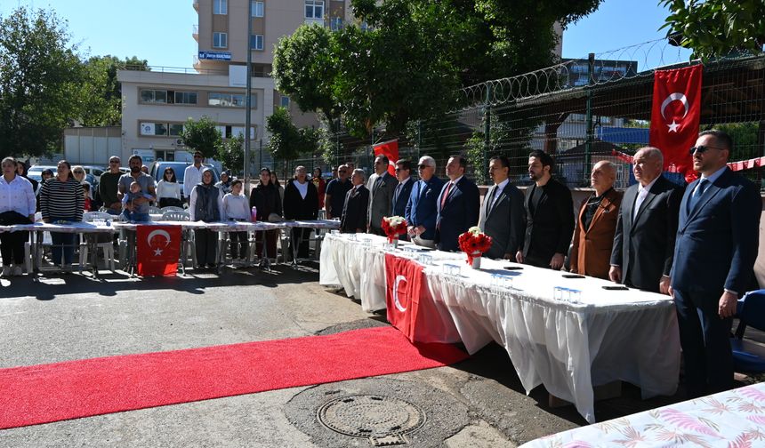 Antalya'da özel eğitim öğrencileri Cumhuriyet Bayramı'nı kutladı