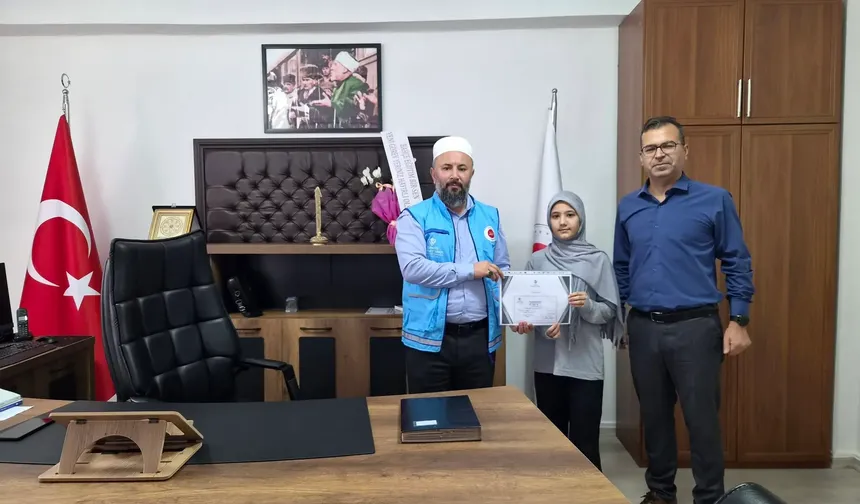 Osmaniye'de 7. Sınıf Öğrencisi İlk Bursunu Filistin'e Bağışladı
