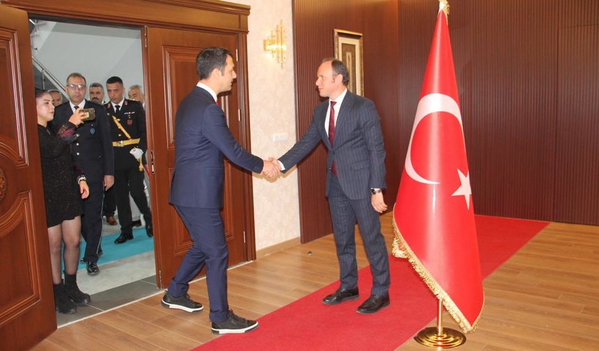 Erzin Kaymakamı Akpınar Cumhuriyet Tebriklerini Kabul Etti
