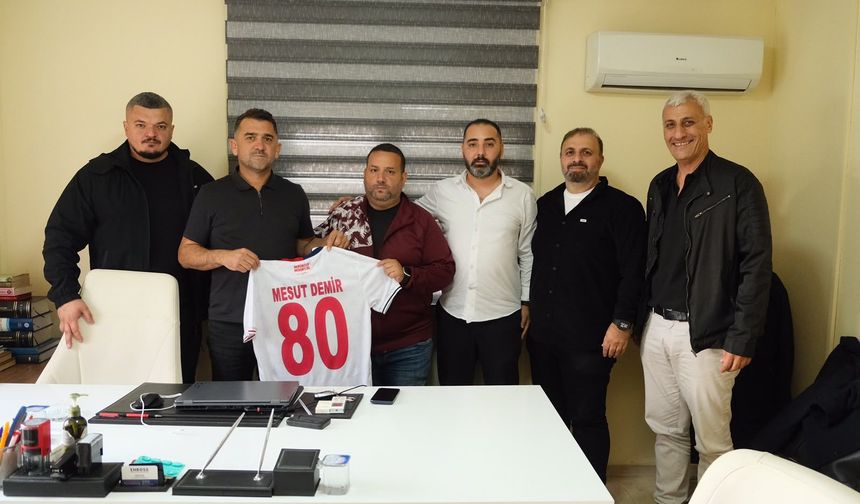 Mersin Heyetinden Ayos Osmaniyespor FK'ya Özür Ziyareti