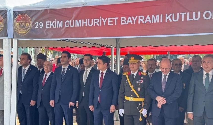 MHP'li Yusuf Çomu Cumhuriyet Bayramı Törenine Katıldı