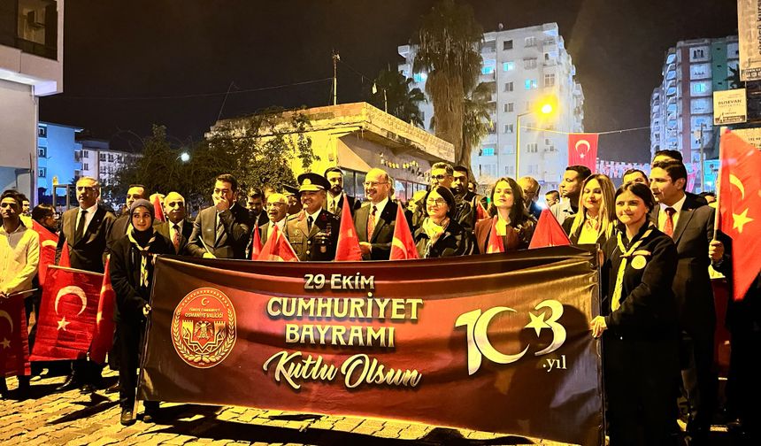 Osmaniye’de 29 Ekim Coşkusu: Protokol ve Vatandaşlar Yürüdü