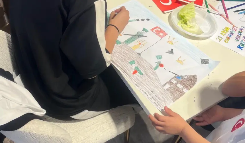 Osmaniye'de Çocuklar Cumhuriyet Coşkusunu Resimlerine Yansıttı