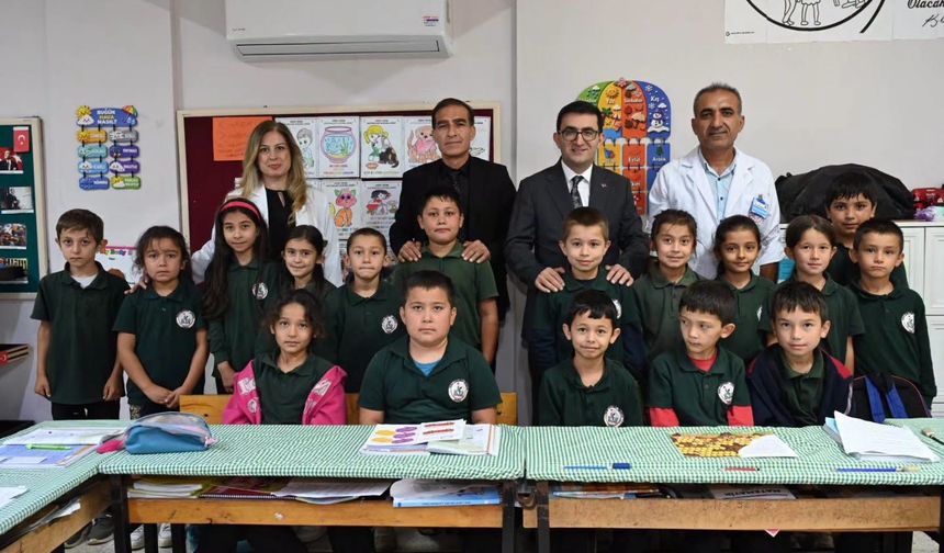 Sumbas’ta “Bir Tebessüme Değer” ile Öğrenciler Sevindi