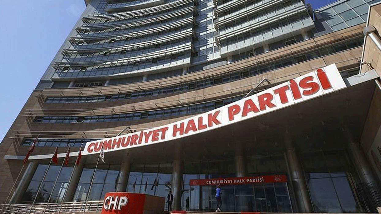 CHP Kırşehir'de Toplu İstifalar: 80 Yönetici Görevinden Ayrıldı