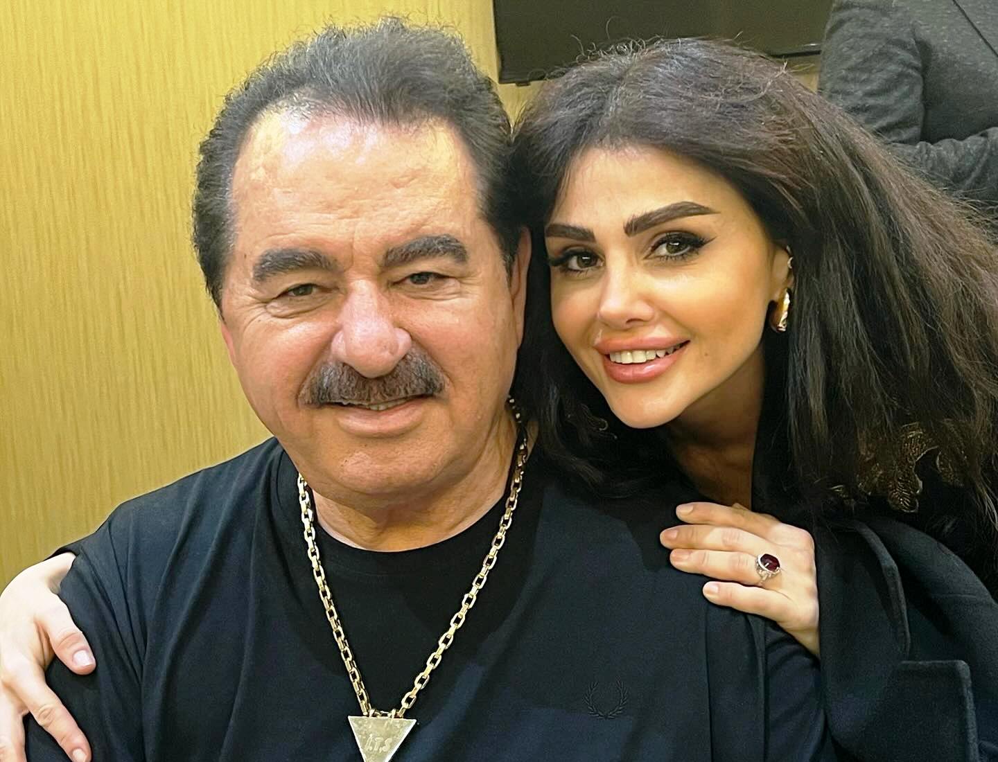 Azeri Sanatçı Günel'den İlginç Açıklama 'İki Anam İki Babam Var Kopya