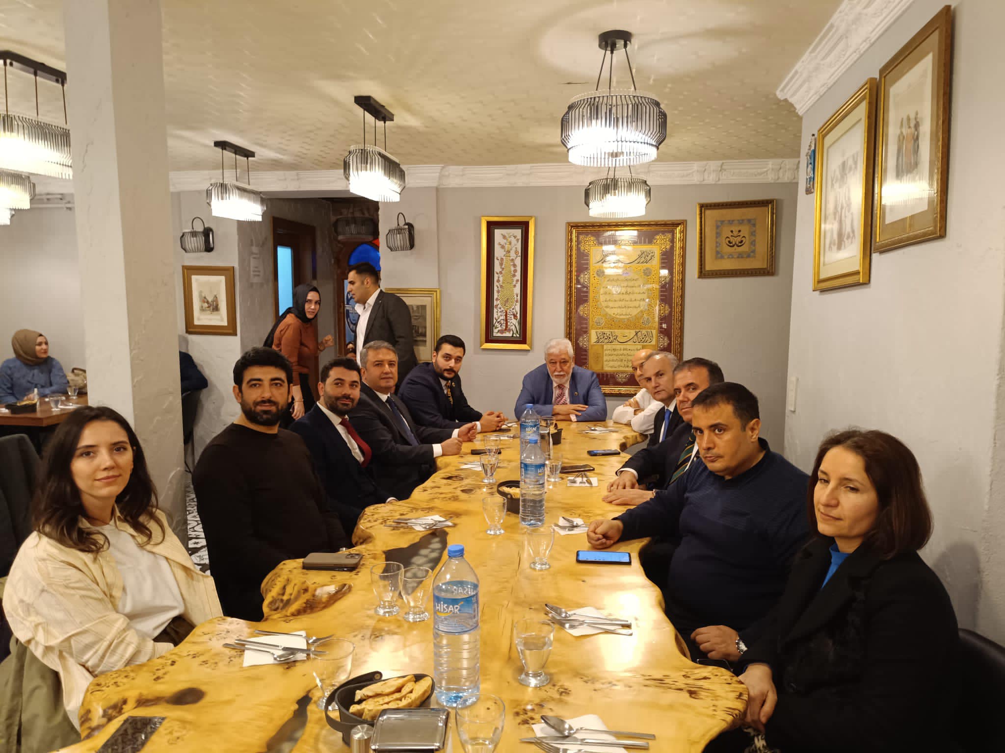 Şahin, Adana Çukurovalılar Derneği'nde Hemşehrileriyle Buluştu (3)