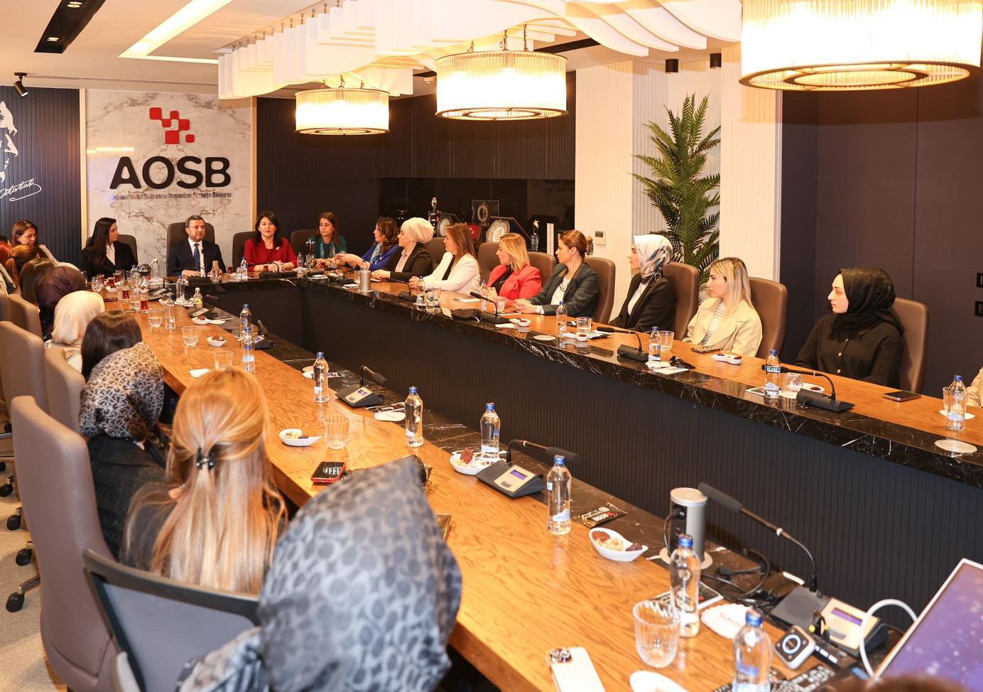 Adana Büyükşehir Belediye Başkan Adayı Kocaispir, Aosb'de Kadın Sanayicilerle Buluştu (4)