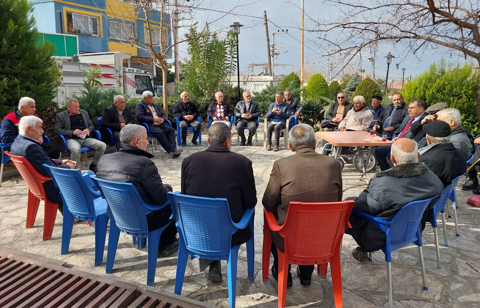 Demokrat Parti Osmaniye Belediye Başkan Adayı Haydar Aktürk, Gebeli Mahallesi'nde Vatandaşlarla Buluştu (7)