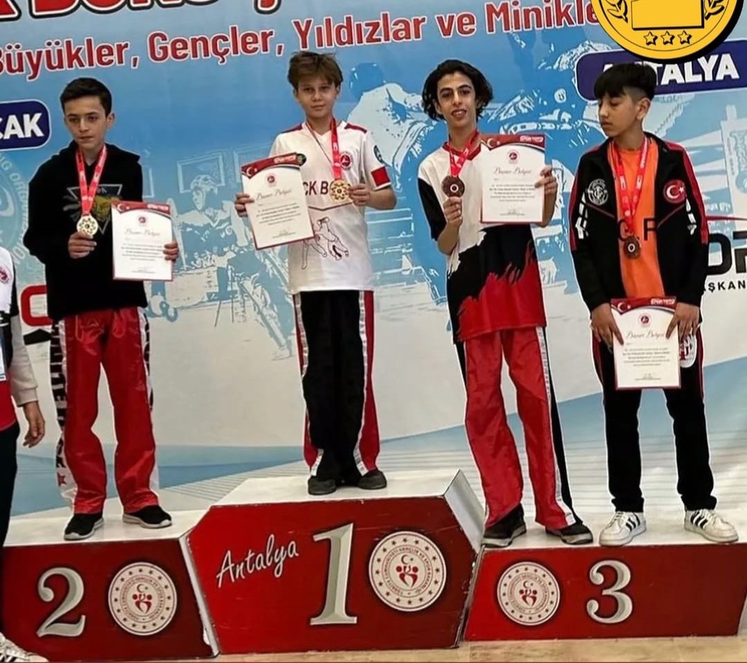 Kenan Karık'ın Sporcuları Mersin'den 4 Altın, 2 Gümüş Madalya İle Döndü (1)