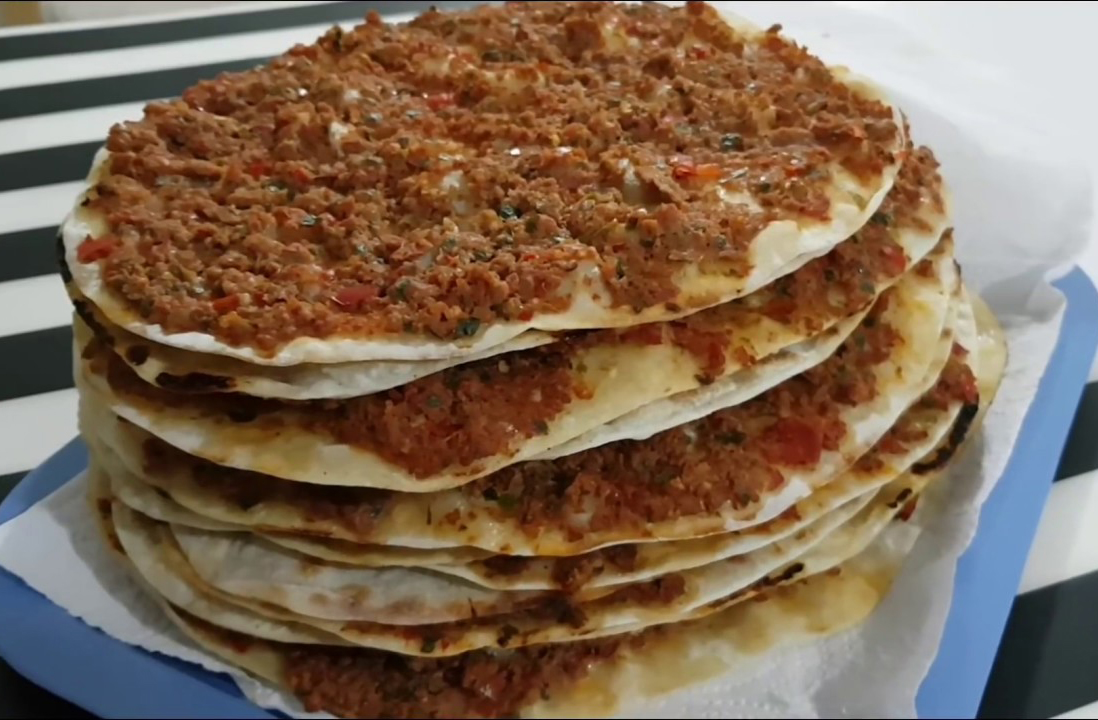 Anadolu Sofraların Vazgeçilmezi Tavada Lahmacun Tarifi