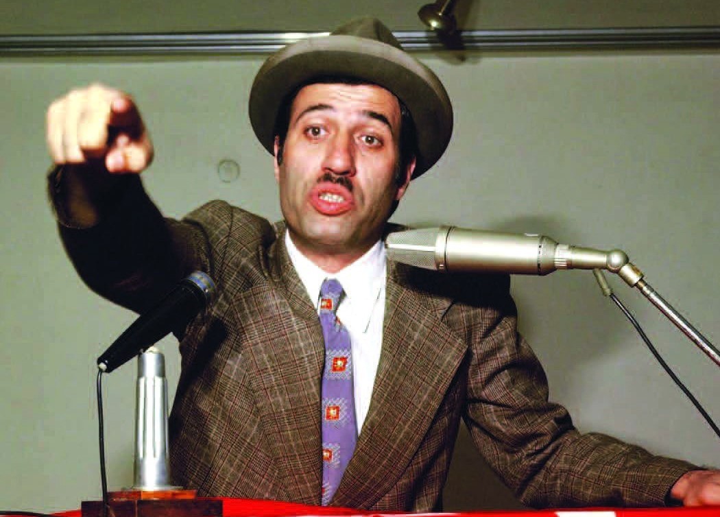 Kemal Sunal'ın Unutulmaz Performansı 'Zübük' Filminin Efsane Sahnesi Kopya